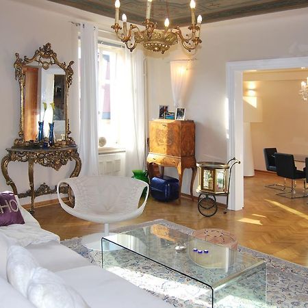 Neoclassical Luxury Apartment Ljubljana Buitenkant foto